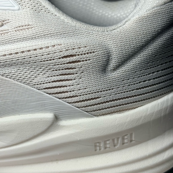 Pre-Owned Brooks Revel 8 Women's size 7 wide. White /Grey ( lightly used) - Picture 6 of 13